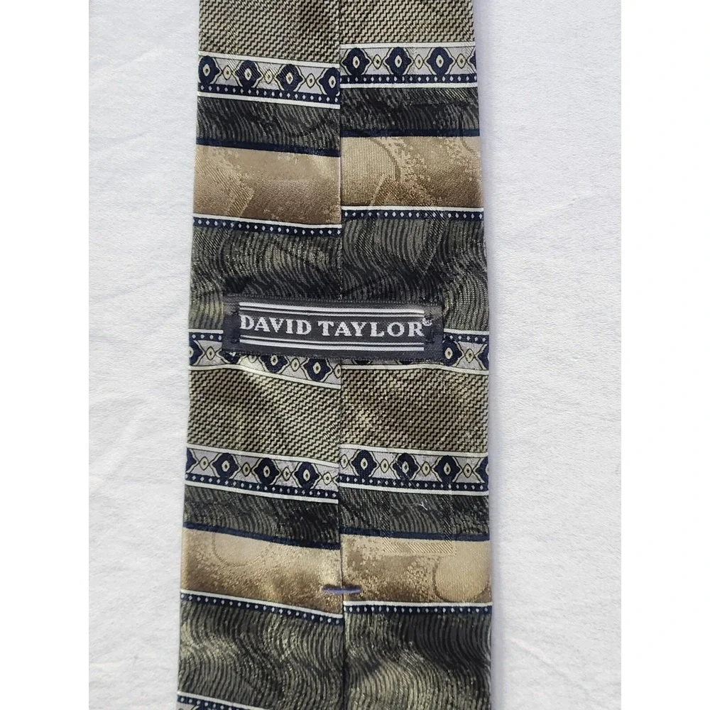 David Taylor 100% Polyester Striped‎ Men's Neck Tie